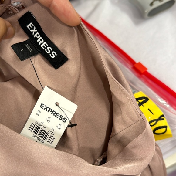 Express NWT! Satin Pink Blushing Mauve Puff Shoulder Midi Dress Size L - Picture 10 of 16